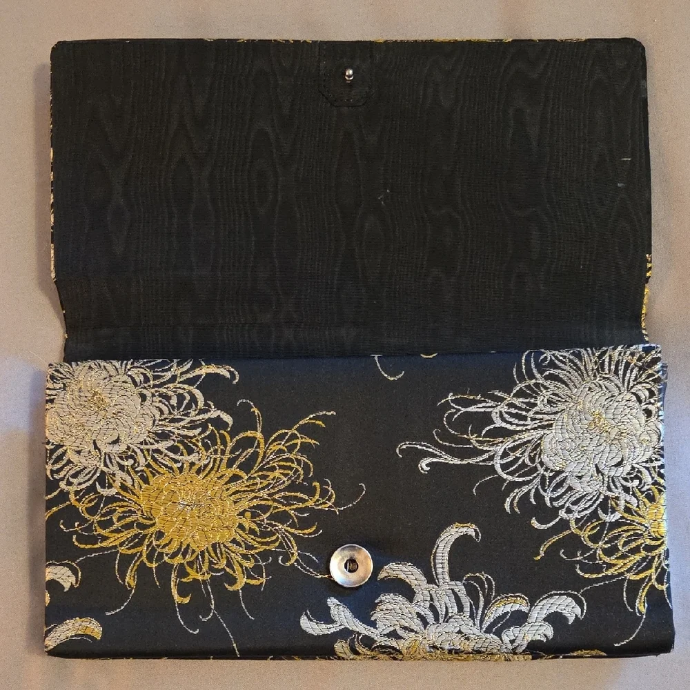 Black and Gold Metallic Floral Embroidered Brocade Clutch - Picture 3 of 6